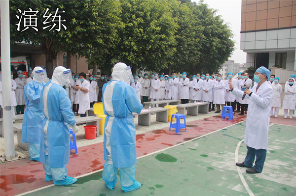 6.模擬穿脫防護(hù)服、消殺場(chǎng)景_副本.jpg