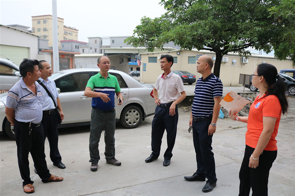 2.市衛(wèi)生健康局局長劉曉榮現(xiàn)場提出指導(dǎo)意見_副本.jpg