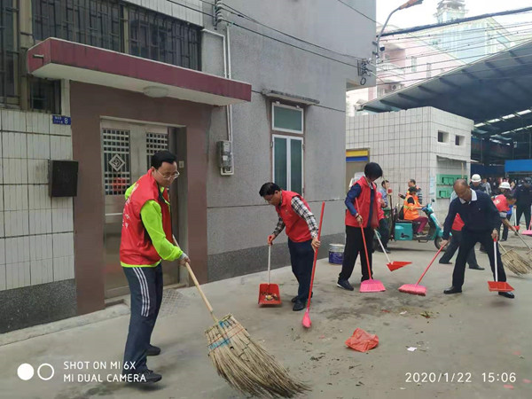 1.市四套班子成員帶頭開展愛國(guó)衛(wèi)生統(tǒng)一大行動(dòng)_副本.jpg