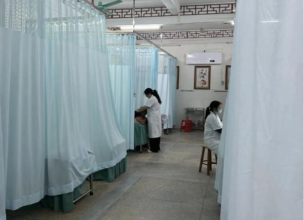 3.中醫(yī)館讓廣大群眾享受到更優(yōu)質(zhì)、更貼心的服務(wù)。_副本.jpg