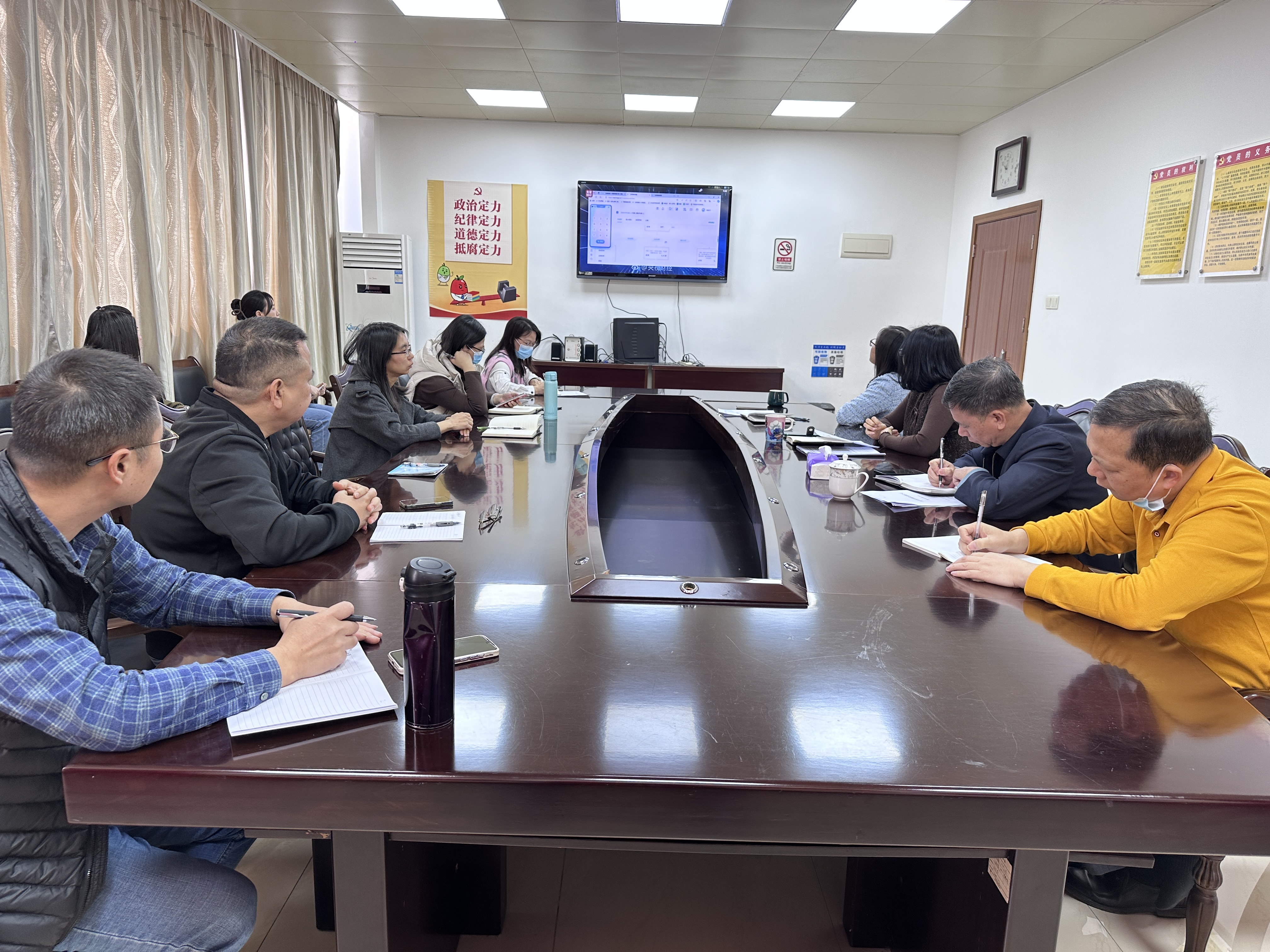 （3月）恩平市檔案館組織觀看誠(chéng)信宣傳片.jpg