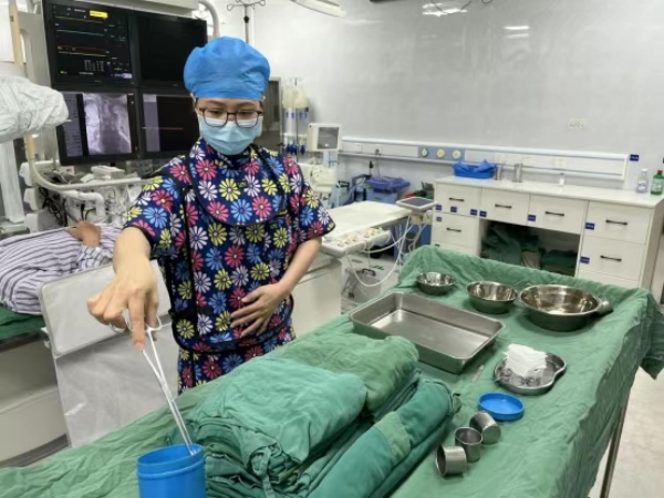 3.恩平市人民醫(yī)院放射科介入導(dǎo)管室組長 陳翠琳_副本.jpg