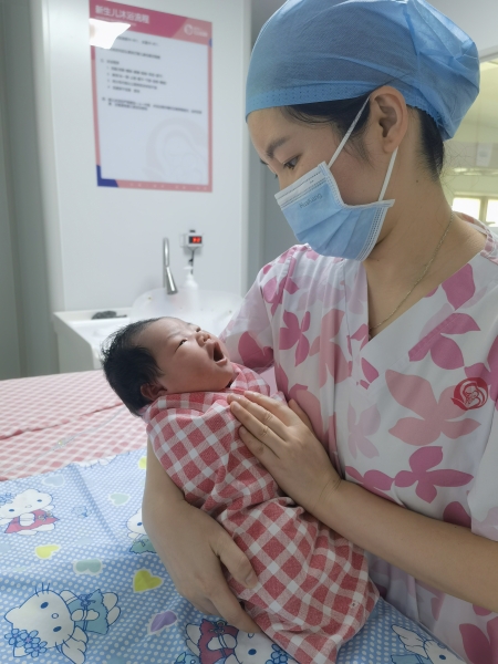 7.恩平市婦幼保健院兒科護(hù)理組長 劉雙莉_副本.jpg