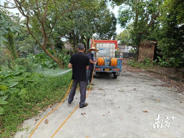 防蚊滅蚊消殺現(xiàn)場(chǎng)。