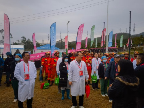 萬(wàn)全準(zhǔn)備，平安守護(hù) ——十五運(yùn)自行車（山地）比賽醫(yī)療保障實(shí)現(xiàn)“零觸發(fā)”圓滿保障_副本.jpg